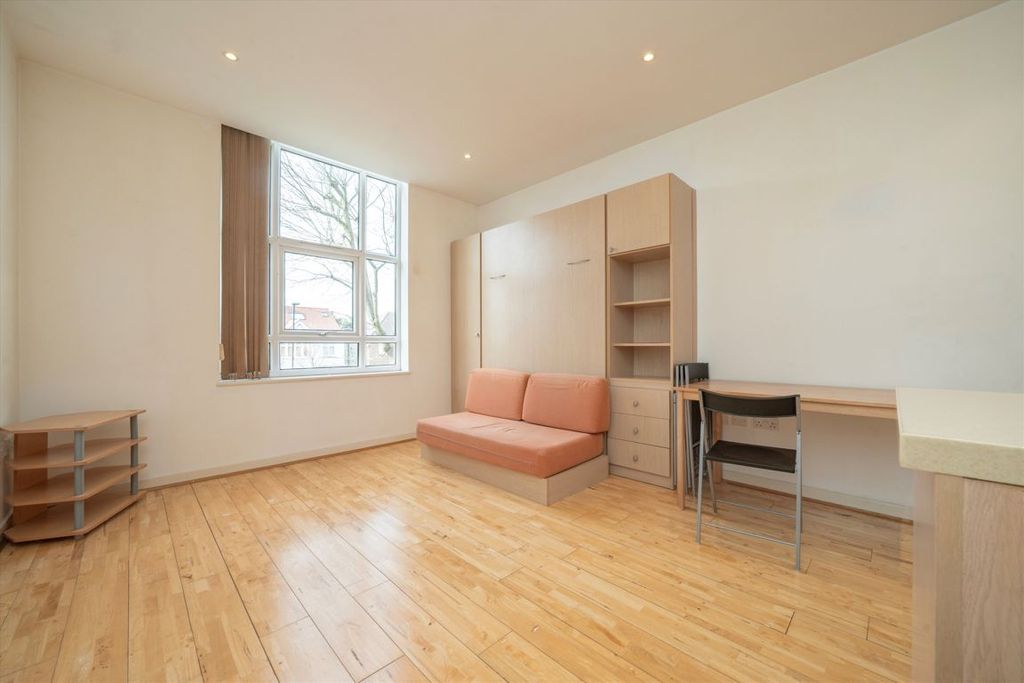 Property photo 2 of 5