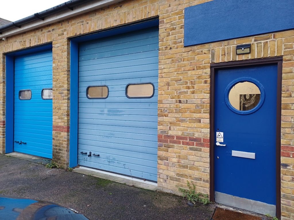 Property photo 1 of 5