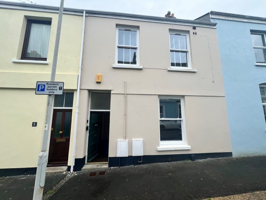 Property photo 1 of 12