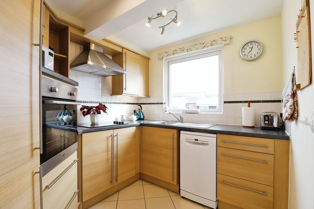 Property photo 2 of 13 Kitchen