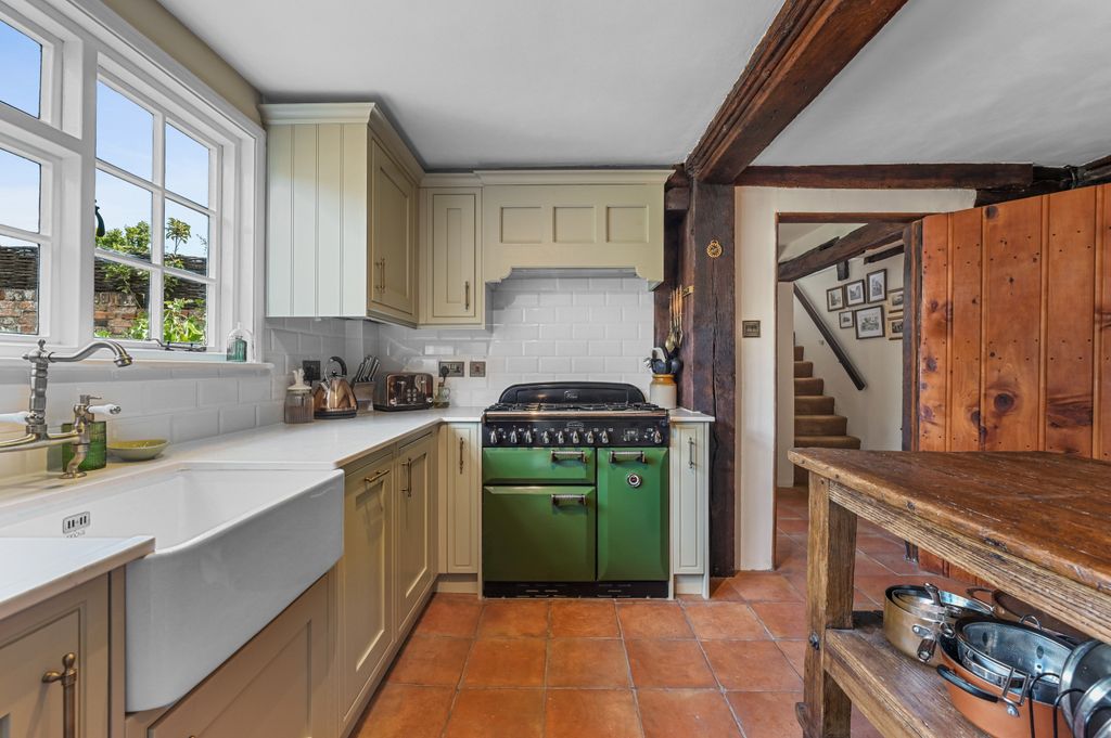 Property photo 3 of 53 Eaststreet-Kitchen4