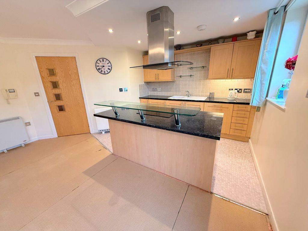 Property photo 3 of 33