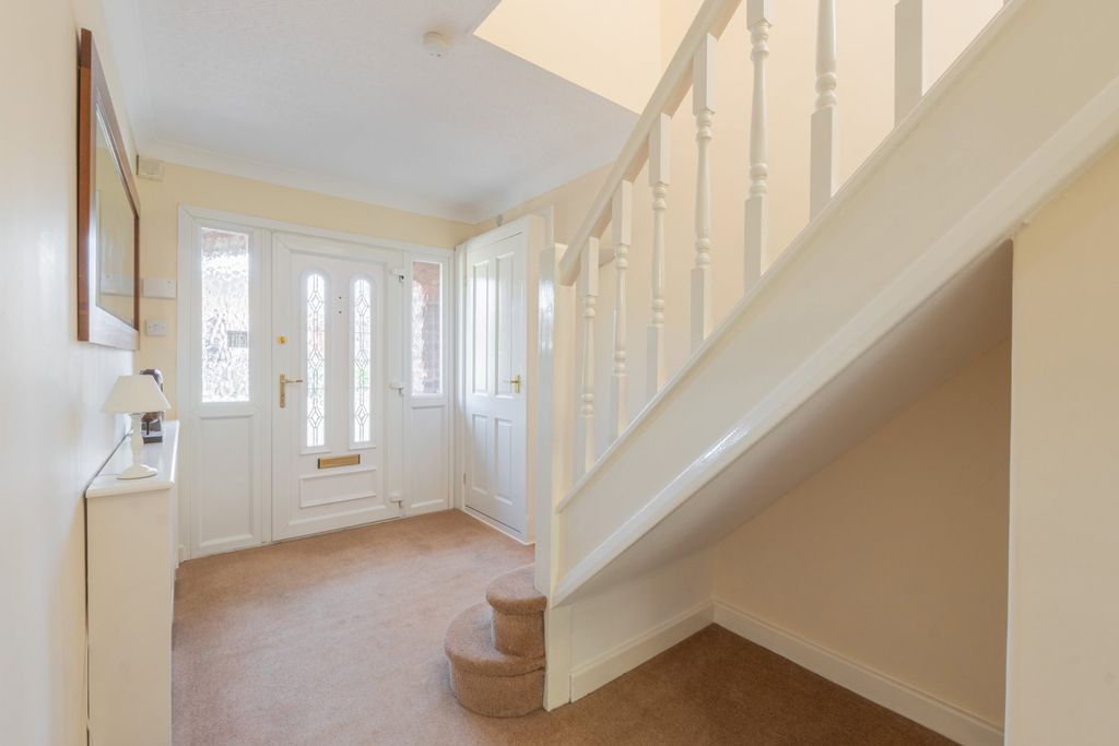 Property photo 3 of 35