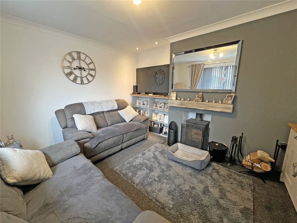 Property photo 2 of 18 Picture No. 33