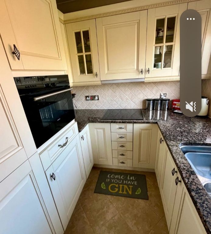 Property photo 2 of 12 Kitchen