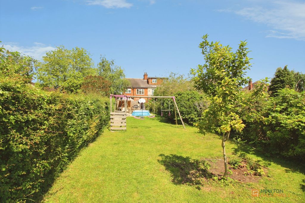 Property photo 2 of 27