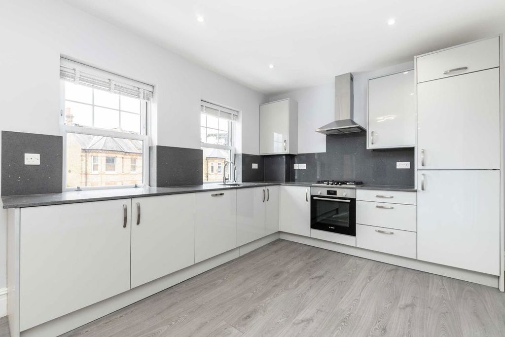 Property photo 3 of 5