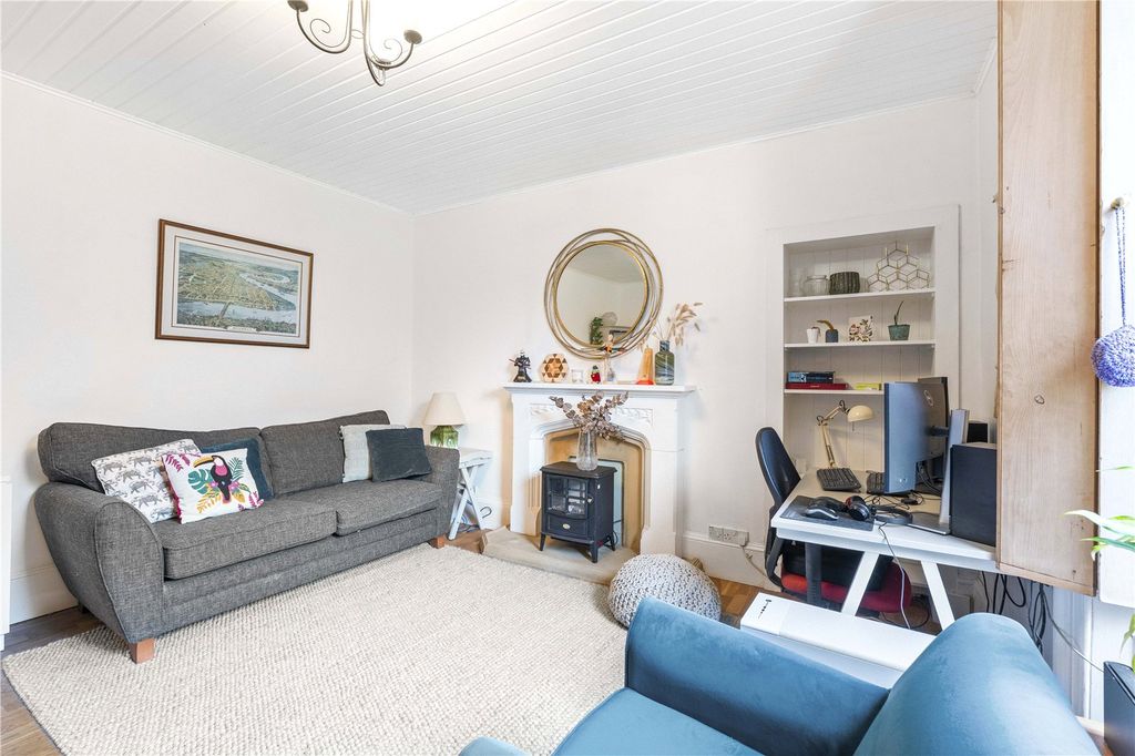 Property photo 2 of 12 Argyll Terrace