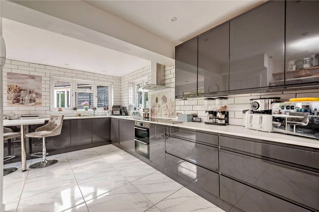 Property photo 2 of 23 Picture No. 22