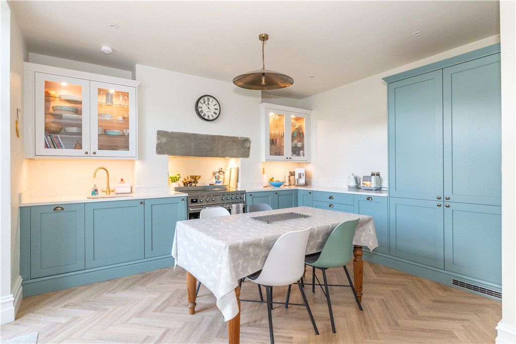 Property photo 2 of 22 Dining Kitchen