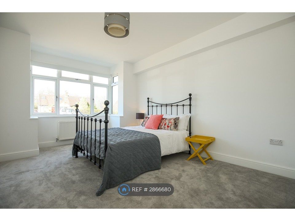 Property photo 3 of 20 Master Bedroom