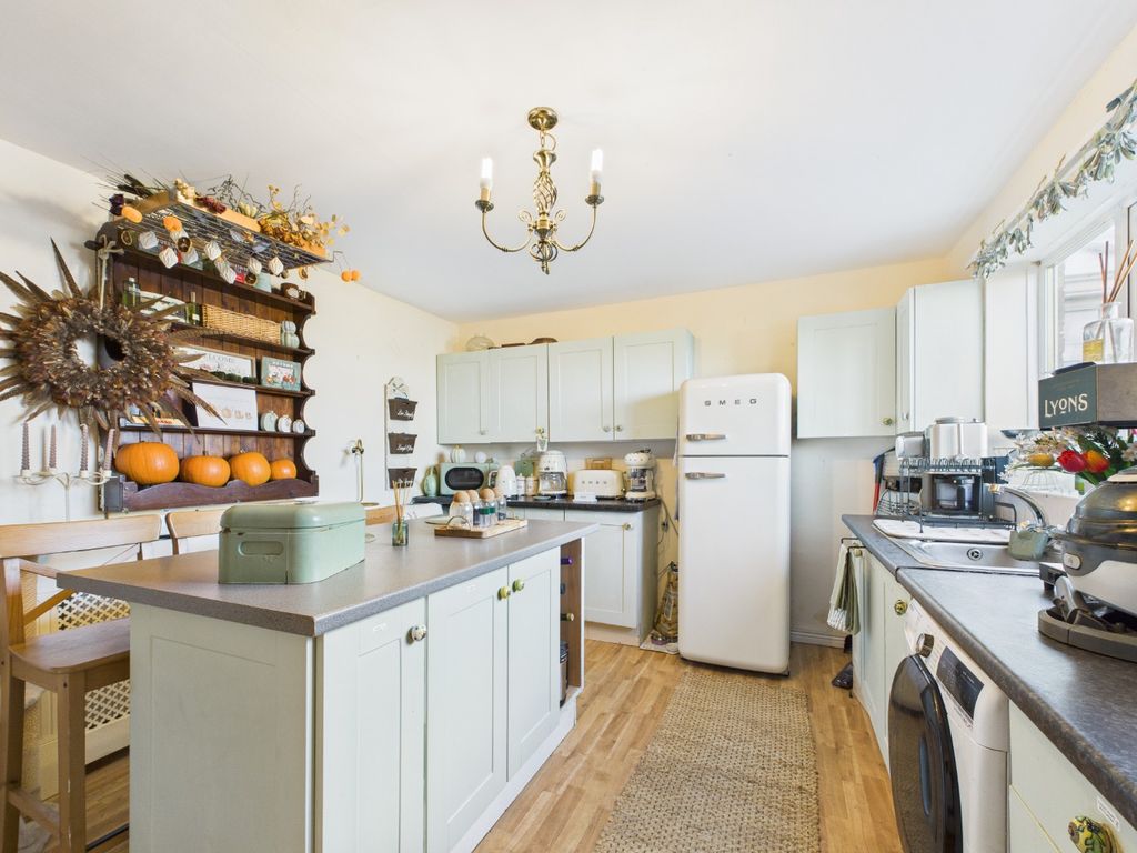 Property photo 2 of 21 4622085