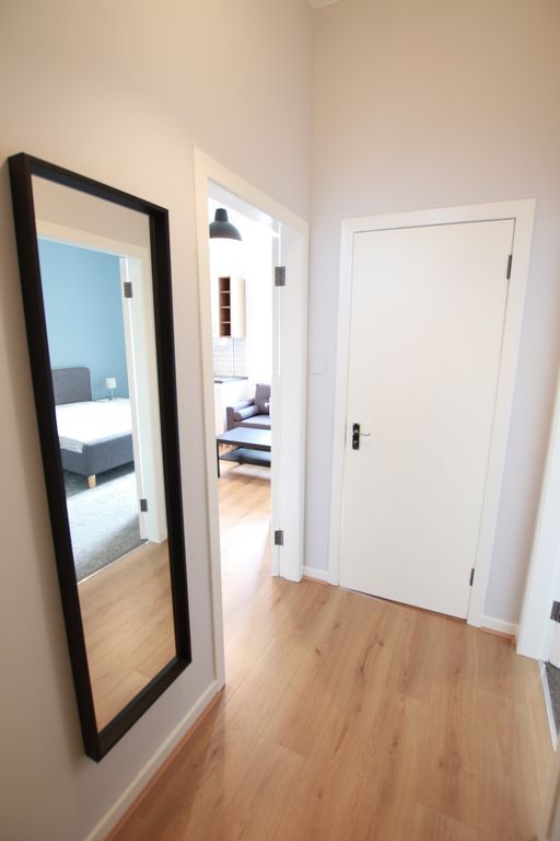 Property photo 2 of 9 Hallway