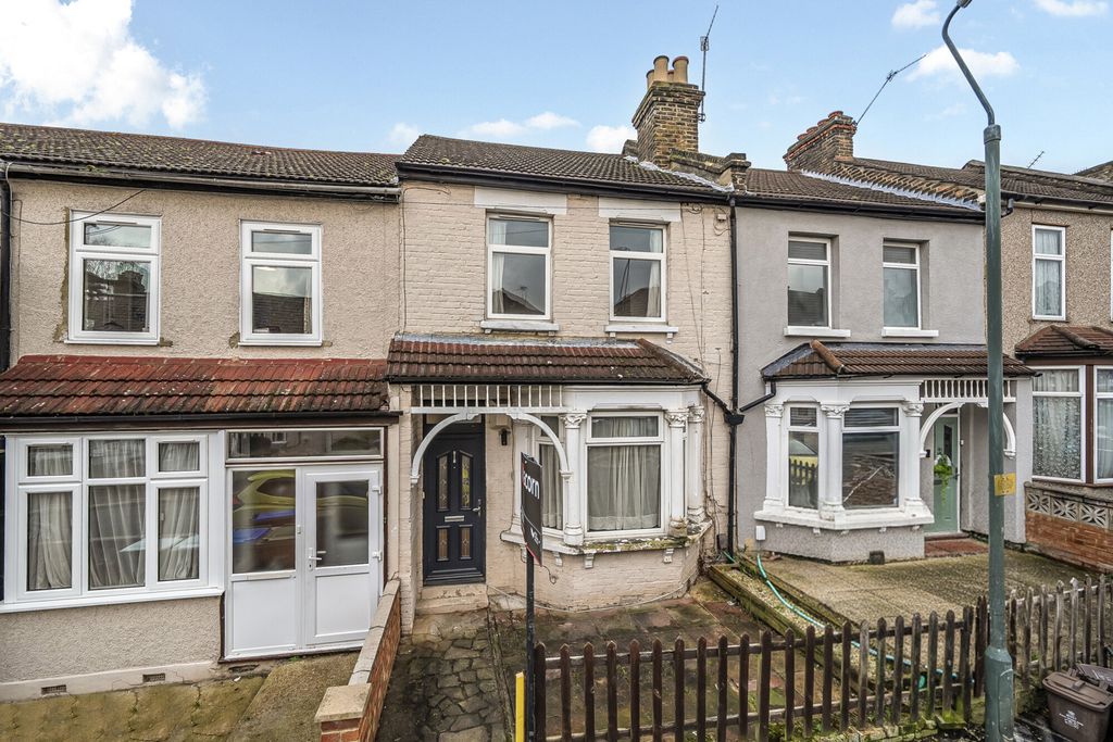 Property photo 1 of 16 1414787-1-699735d...