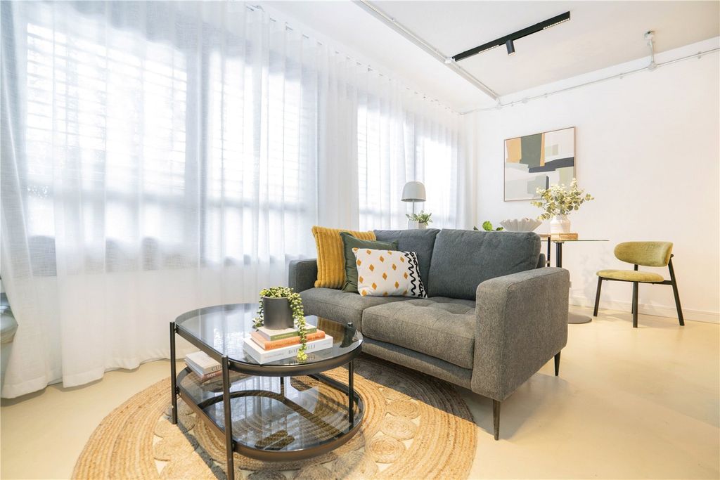 Property photo 3 of 10 Picture No. 04