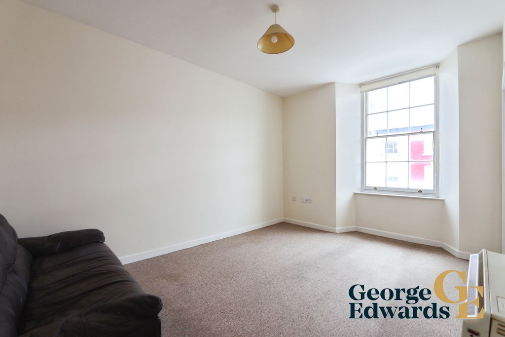 Property photo 1 of 3