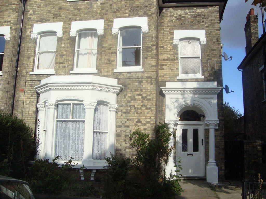 Property photo 1 of 3