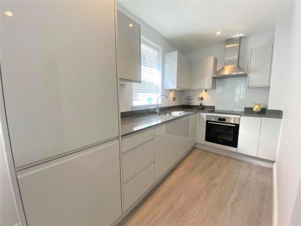 Property photo 3 of 5 Kitchen