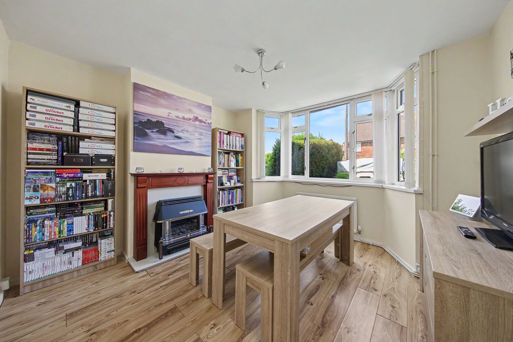 Property photo 2 of 25 Dining Room