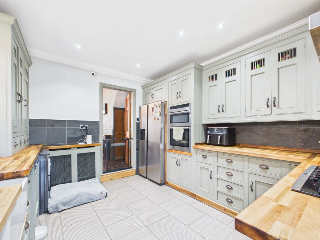 Property photo 3 of 19 4623707