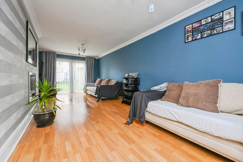 Property photo 3 of 13 Pbox-Img.Jpg