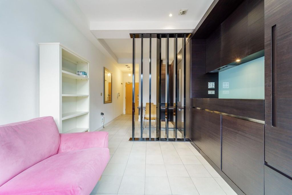 Property photo 3 of 9 Wallis House, G07 (4).Jpg