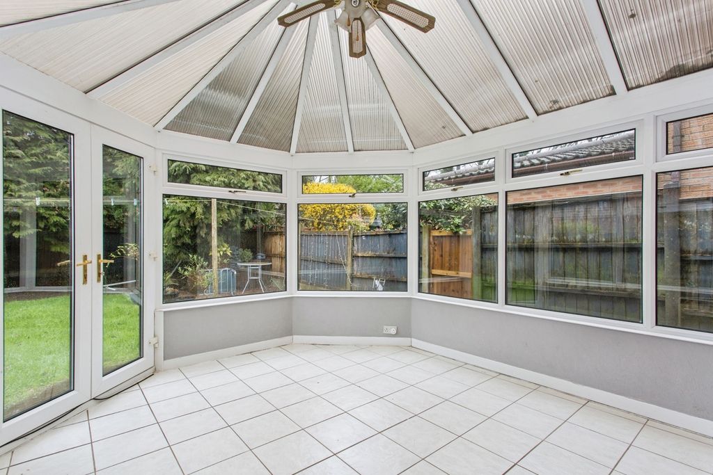 Property photo 3 of 17 Conservatory