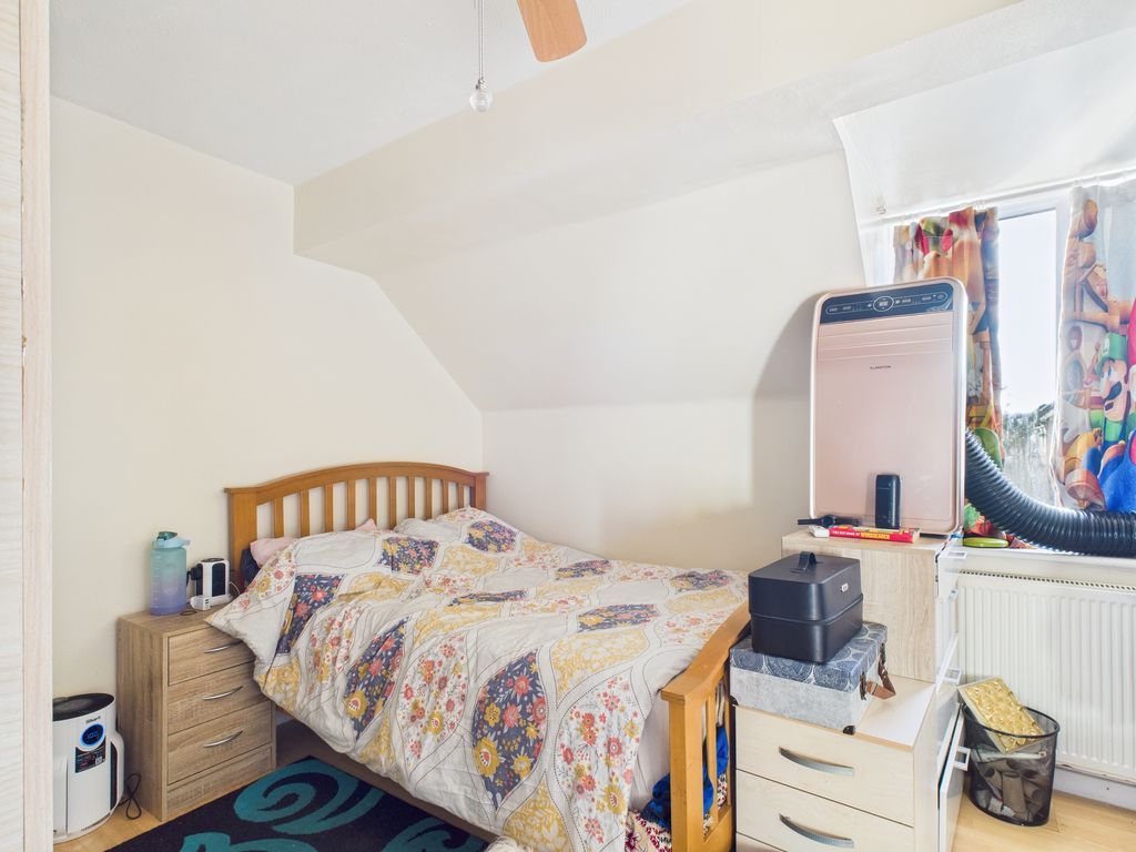 Property photo 3 of 7 Photo 7