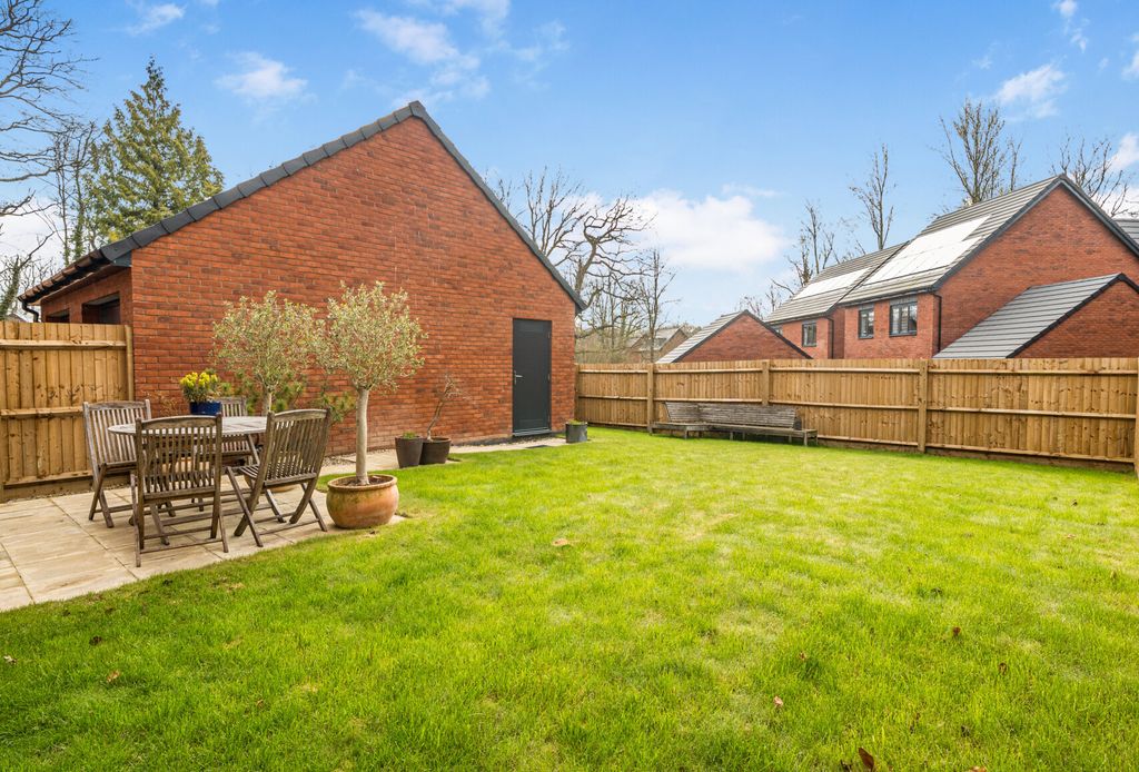 Property photo 3 of 20 Garden