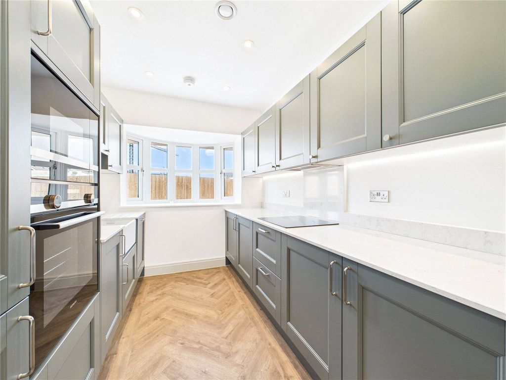 Property photo 2 of 13 Picture No. 34