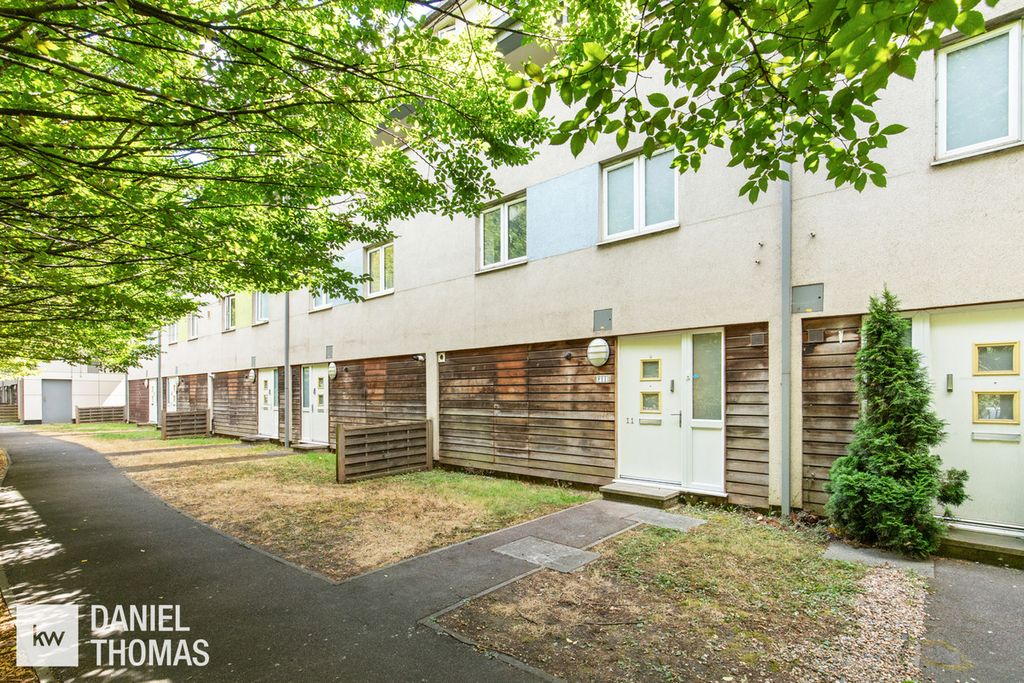 Property photo 1 of 27