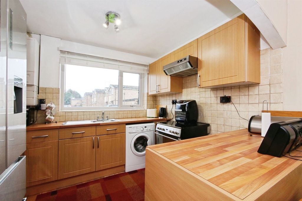 Property photo 2 of 16