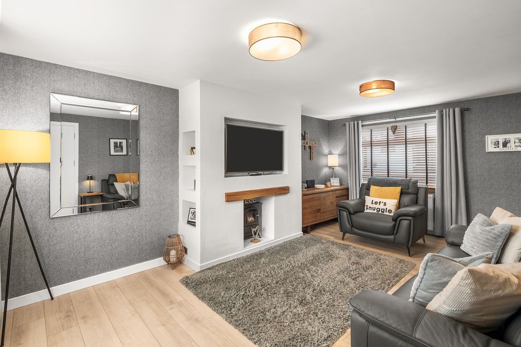 Property photo 2 of 28 4531905