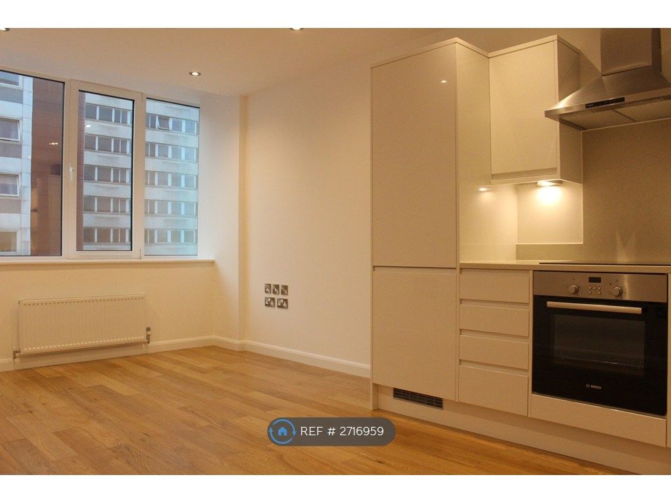 Property photo 3 of 14 Living Room