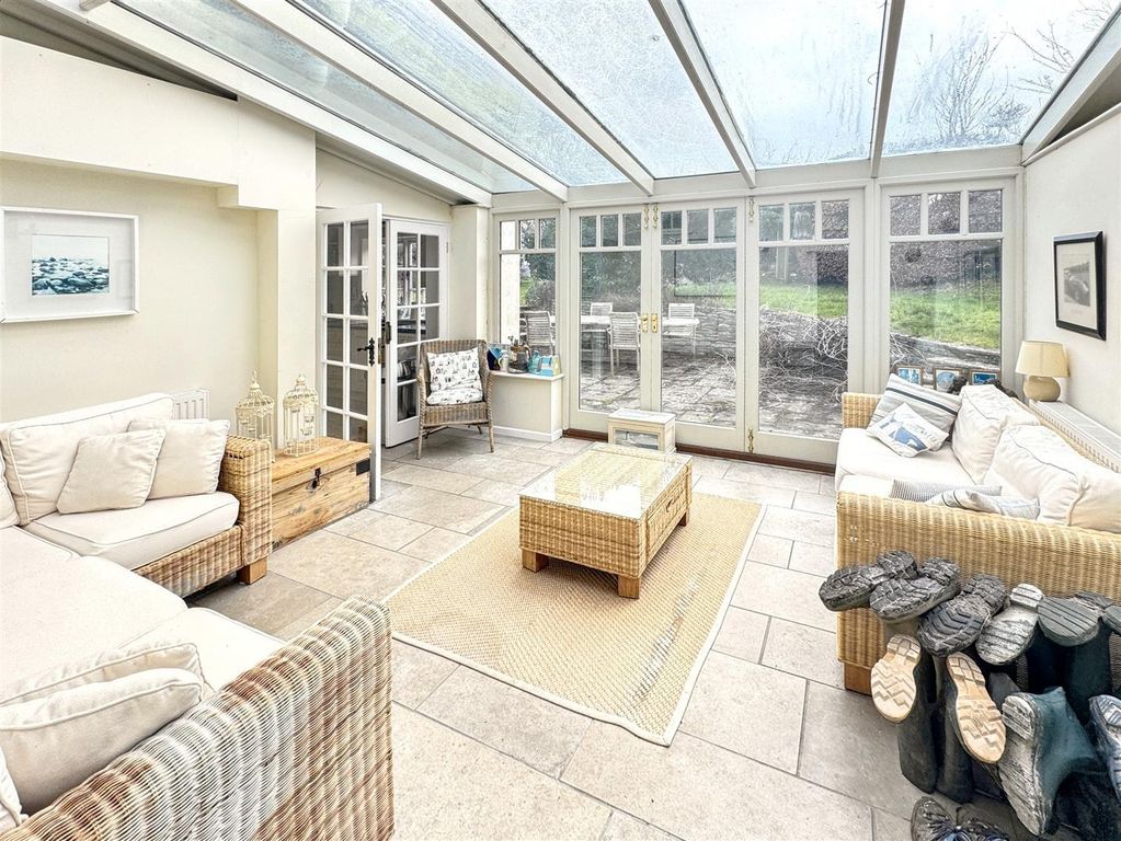 Property photo 3 of 15 Conservatory