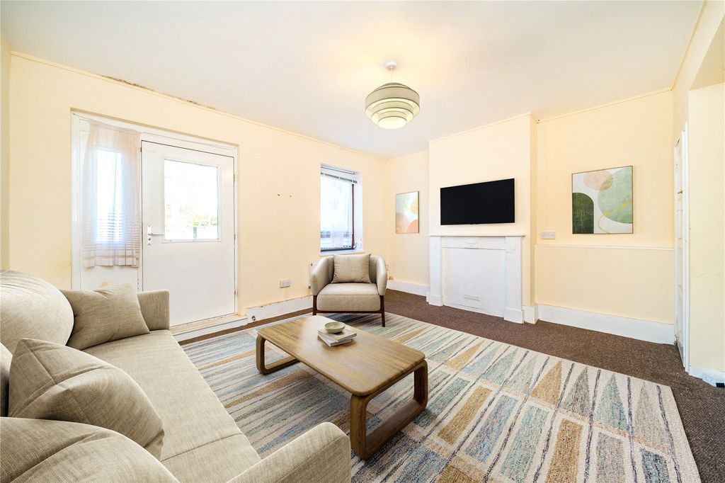 Property photo 2 of 8 Reception