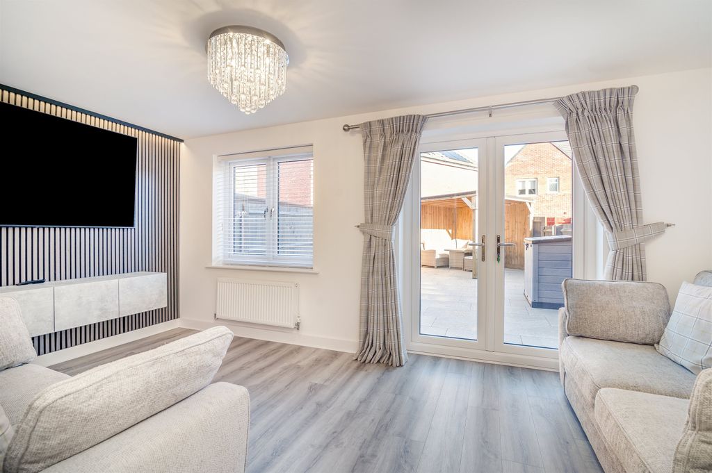 Property photo 3 of 22