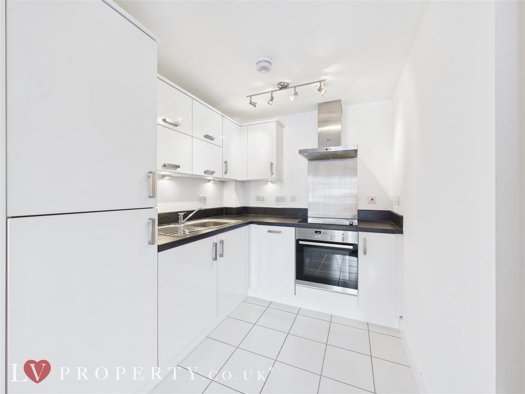 Property photo 3 of 8 Cam05016G0-Pr0053-Still006.Jpg