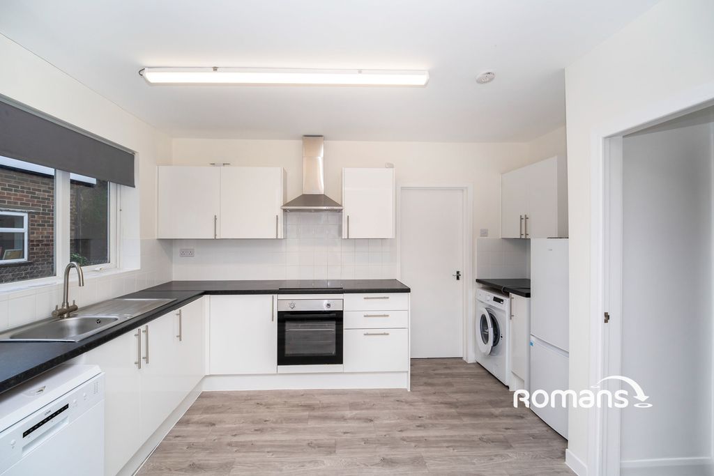 Property photo 3 of 10 Photo