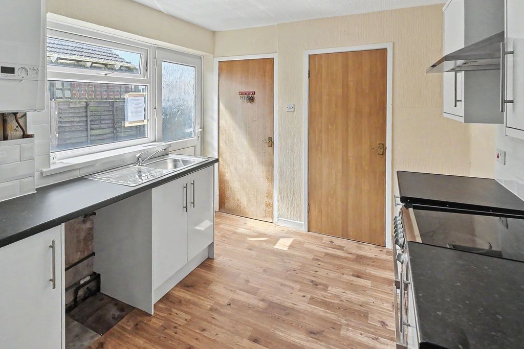 Property photo 3 of 12 12 Westfield Drive, North Greetwell, Lincoln, Ln2 4Rb