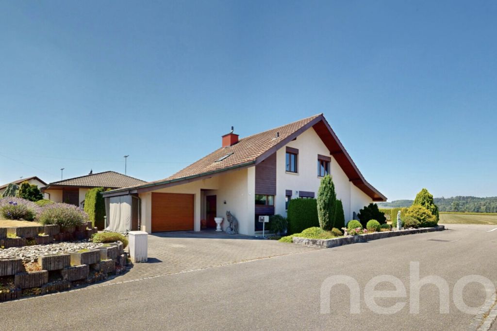 Property photo 2 of 12