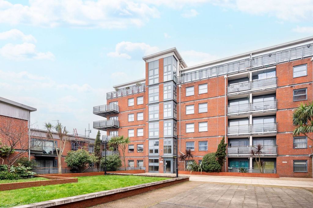 Property photo 2 of 12