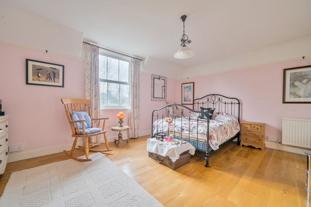 Property photo 3 of 23 1411133-18-698Df6...