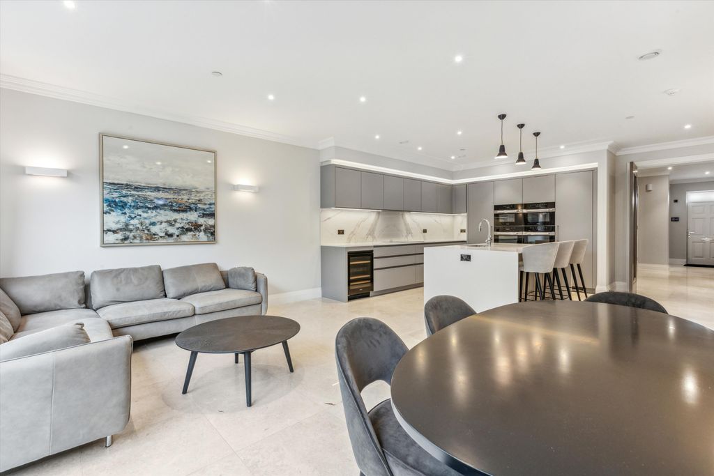 Property photo 3 of 17 Image