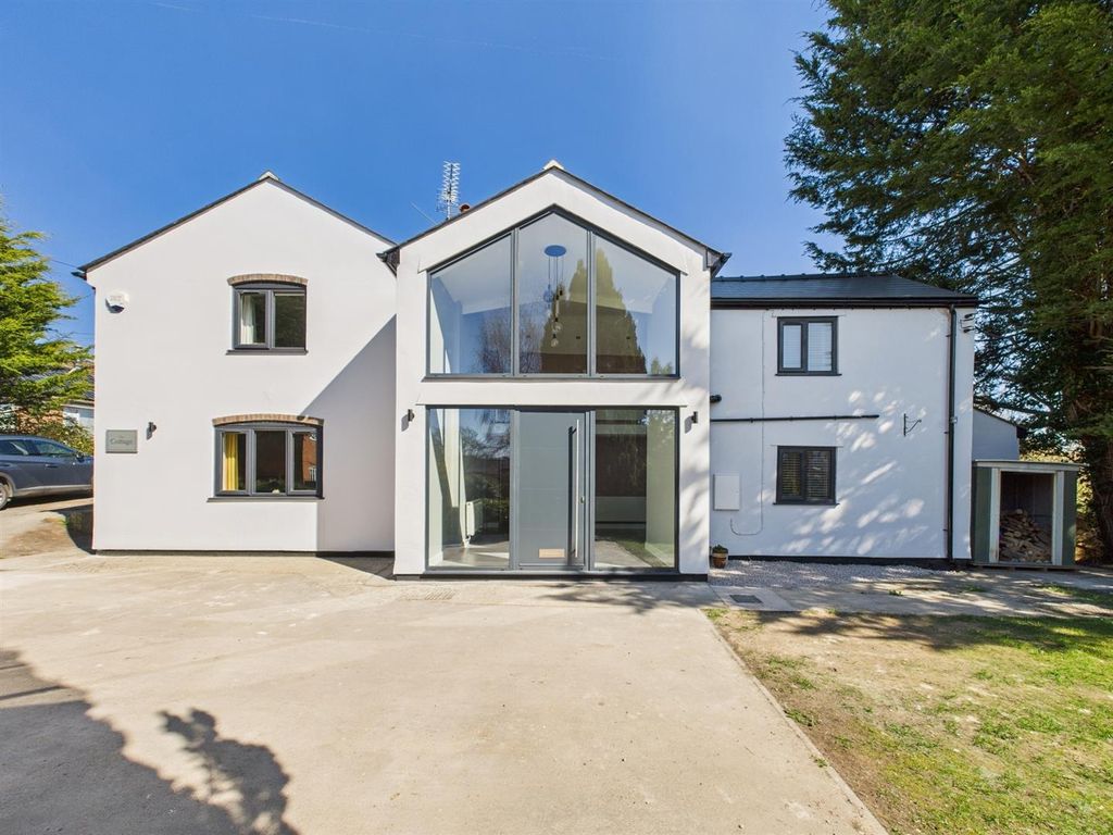 Property photo 2 of 30