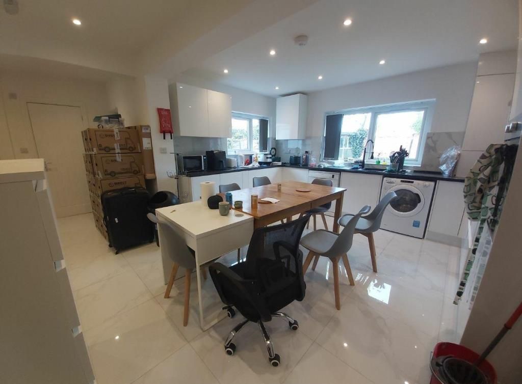 Property photo 2 of 9 Dining Area