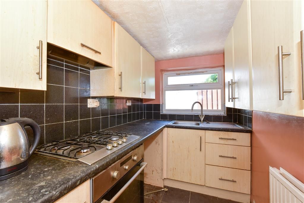 Property photo 2 of 9 Kitchen