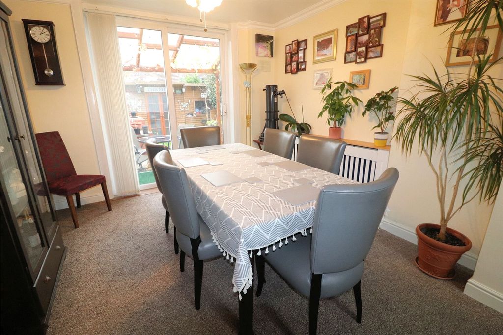 Property photo 3 of 12 Picture No. 11