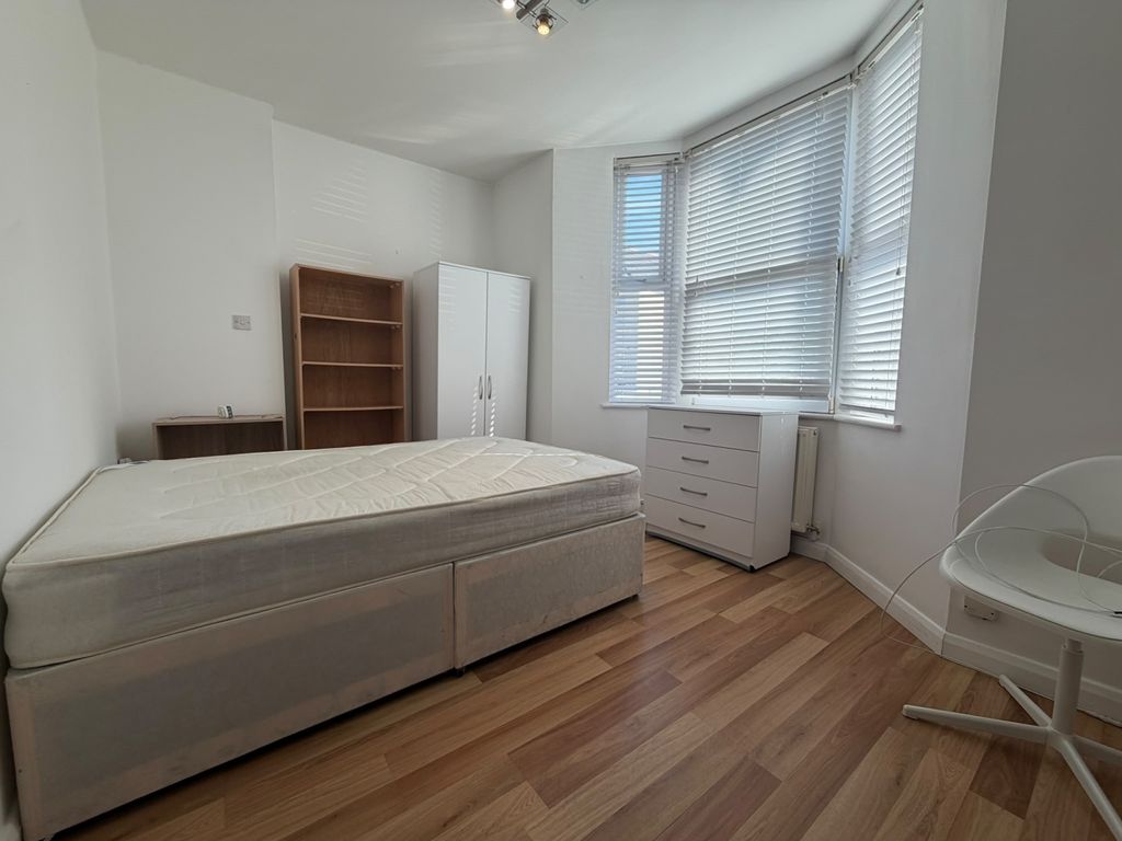 Property photo 3 of 5 d23443Df-E452-4172-Ad5c-43829Eef0185