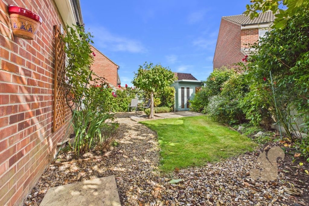 Property photo 3 of 15 Garden